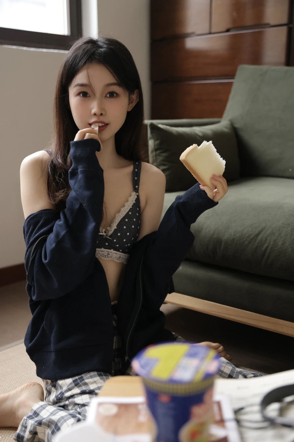 [YITUYU] 2023.01.02 Vol.2815 – The Wind Blowing Pinellia Yogurt with filling is good times#[27P]-6